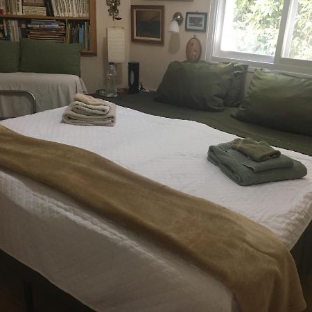 Dorraine'S Jerusalem Bed & Breakfast Exterior photo