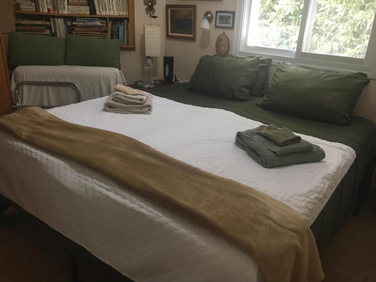 Dorraine'S Jerusalem Bed & Breakfast Exterior photo